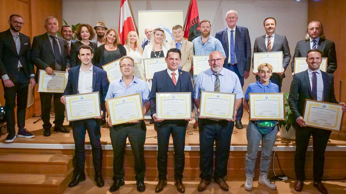 3.-Foto-nga-shpallja-Ambasador-i-PAqes-nga-FUP-Vjene-a