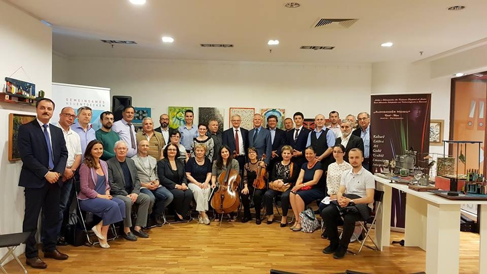 Foto-nga-ora-letrare-me-23-prill-2018-ne-Vjene-1