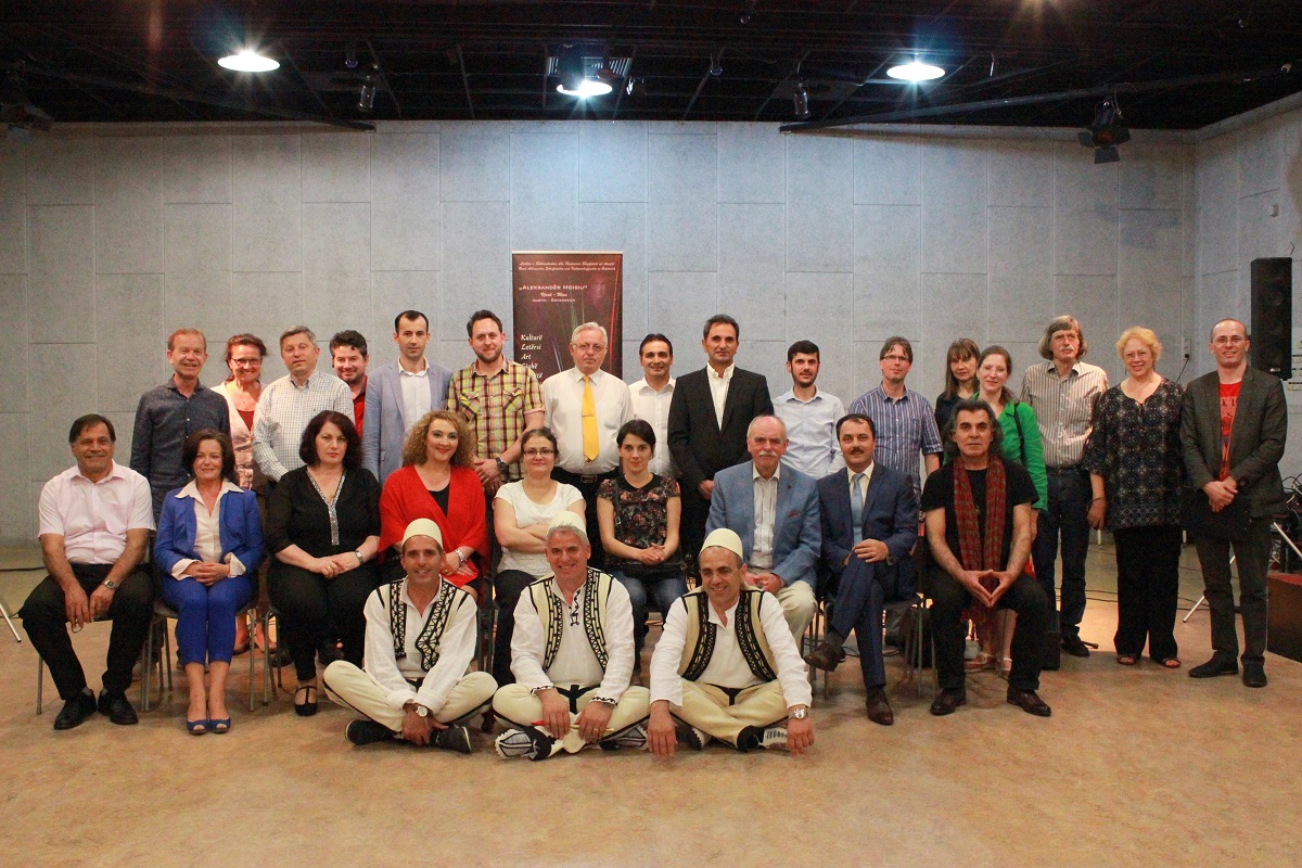 Foto nga ora letrare ne Lalish Theater (28.05.2016) 12