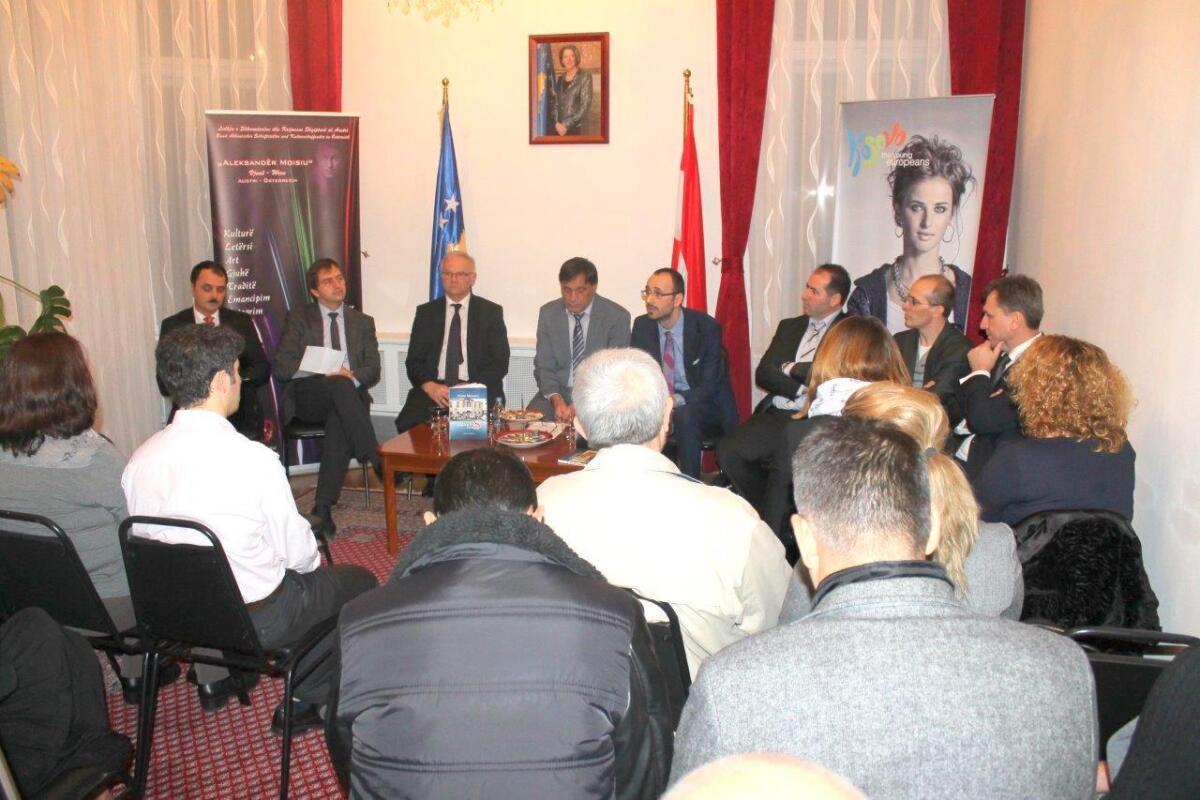 Foto nga promovimi i librit te H. Mehmetit (16.11.2015)3