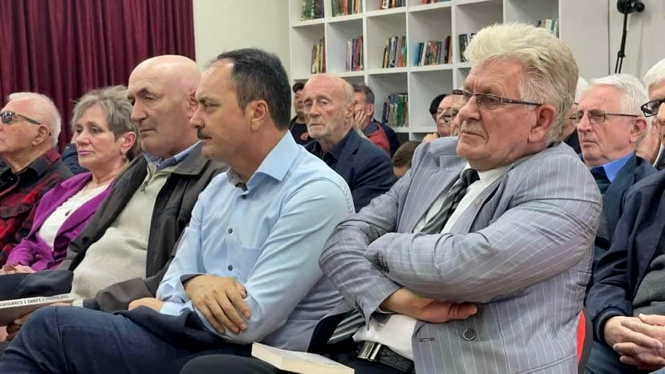 Fotot ng promovimi i librit te Jusif Buxhovit (Gjakove, 08.10.2024) 1
